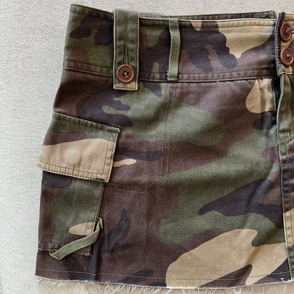 *RARE* EUC Moda International Camo Cargo Mini Skirt Sz 12 Green Brown - Picture 7 of 10